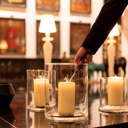 Hotel Sofitel Frankfurt Opera Frankfurt nad Mohanem Exteriér fotografie A candle being lit