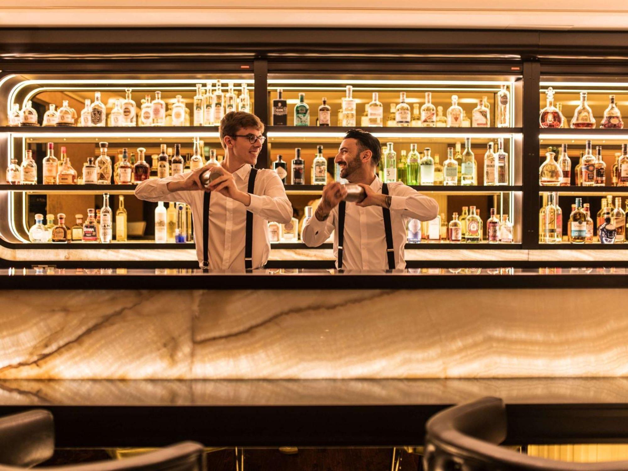 Hotel Sofitel Frankfurt Opera Frankfurt nad Mohanem Exteriér fotografie The bar at the London Edition