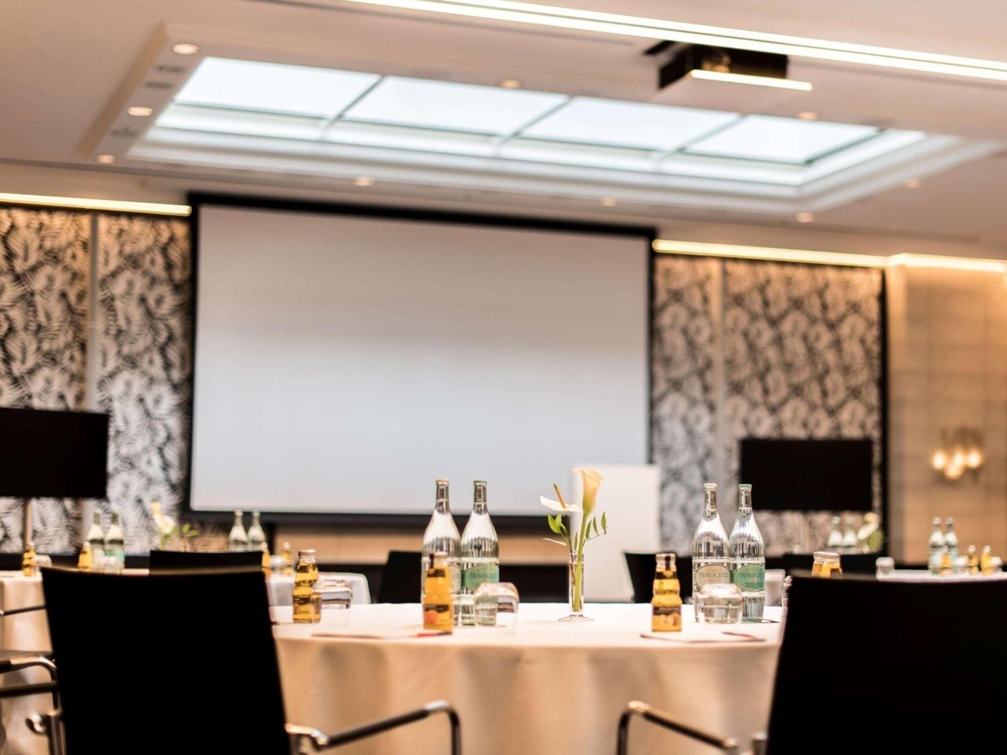 Hotel Sofitel Frankfurt Opera Frankfurt nad Mohanem Exteriér fotografie Meeting room