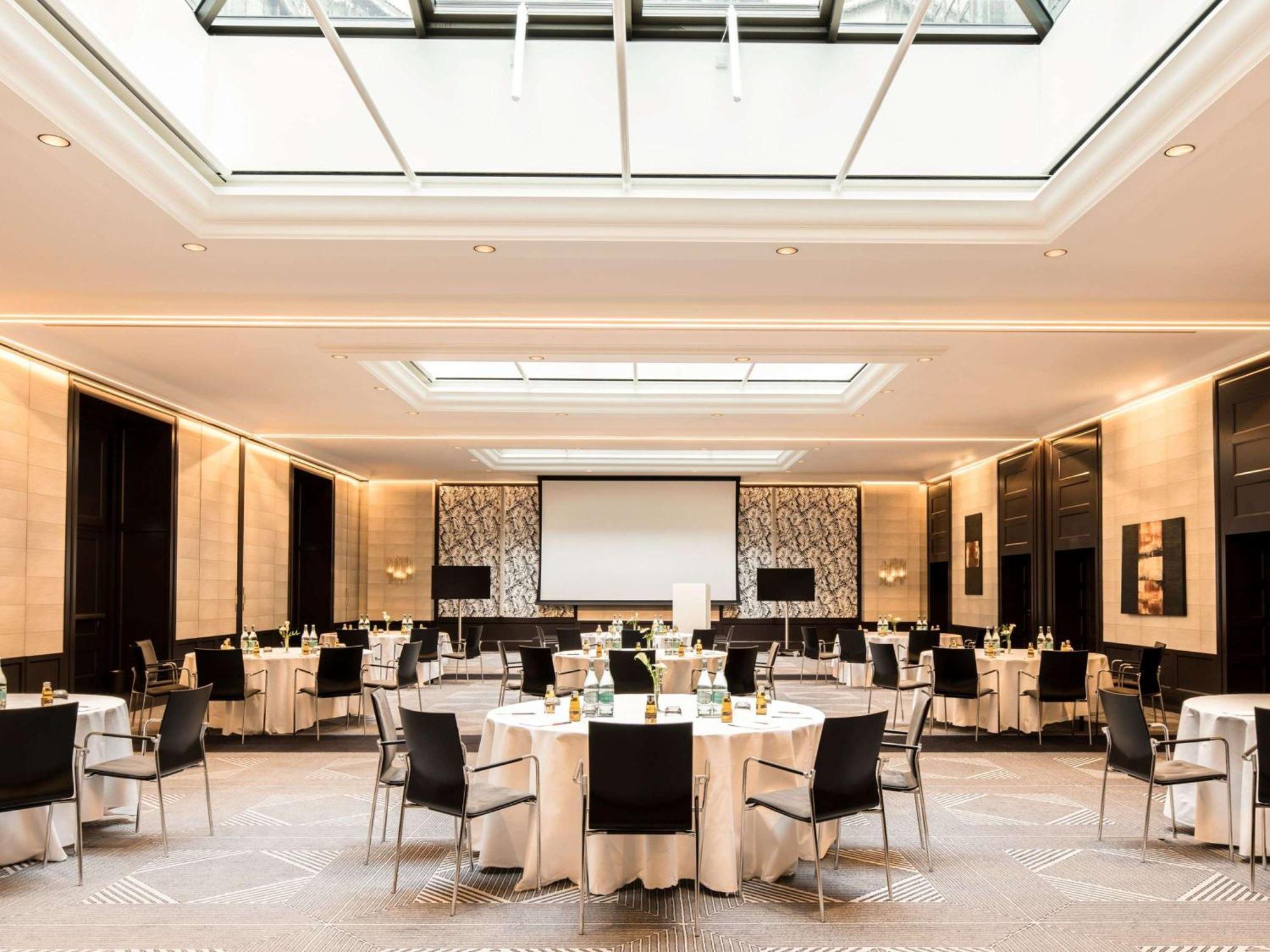 Hotel Sofitel Frankfurt Opera Frankfurt nad Mohanem Exteriér fotografie The ballroom