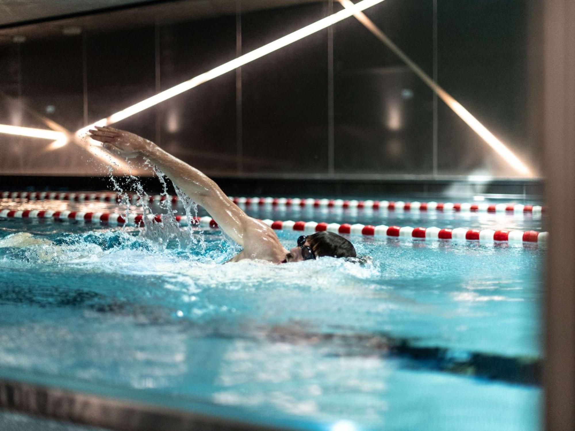 Hotel Sofitel Frankfurt Opera Frankfurt nad Mohanem Exteriér fotografie Swimming at the University of Bath
